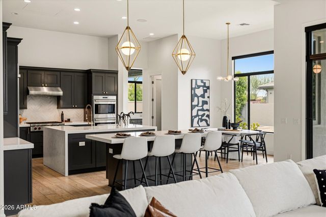 2675 E HUMMINGBIRD Way, Gilbert, AZ 85297