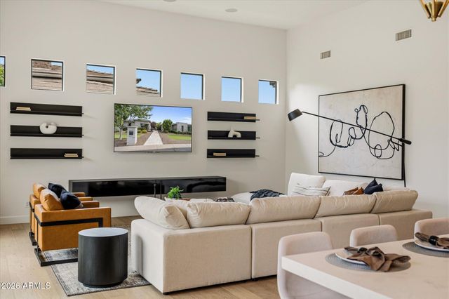 2675 E HUMMINGBIRD Way, Gilbert, AZ 85297