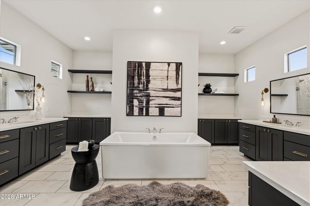 2675 E HUMMINGBIRD Way, Gilbert, AZ 85297