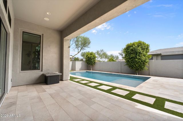 2675 E HUMMINGBIRD Way, Gilbert, AZ 85297