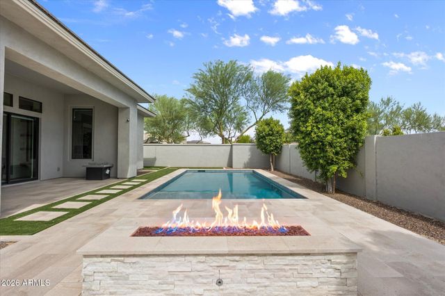 2675 E HUMMINGBIRD Way, Gilbert, AZ 85297