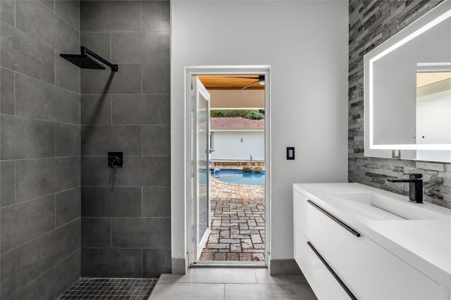 5963 NW 75th Way, Parkland, FL 33067