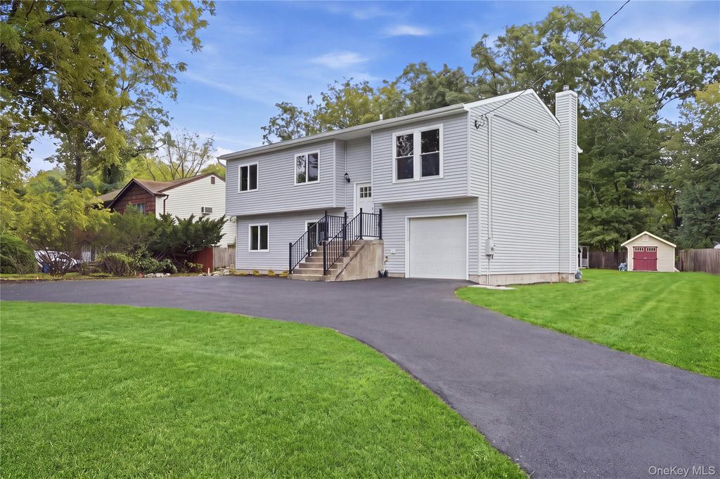 93 Mount Sinai Coram Road, Coram, NY 11727 — exterior