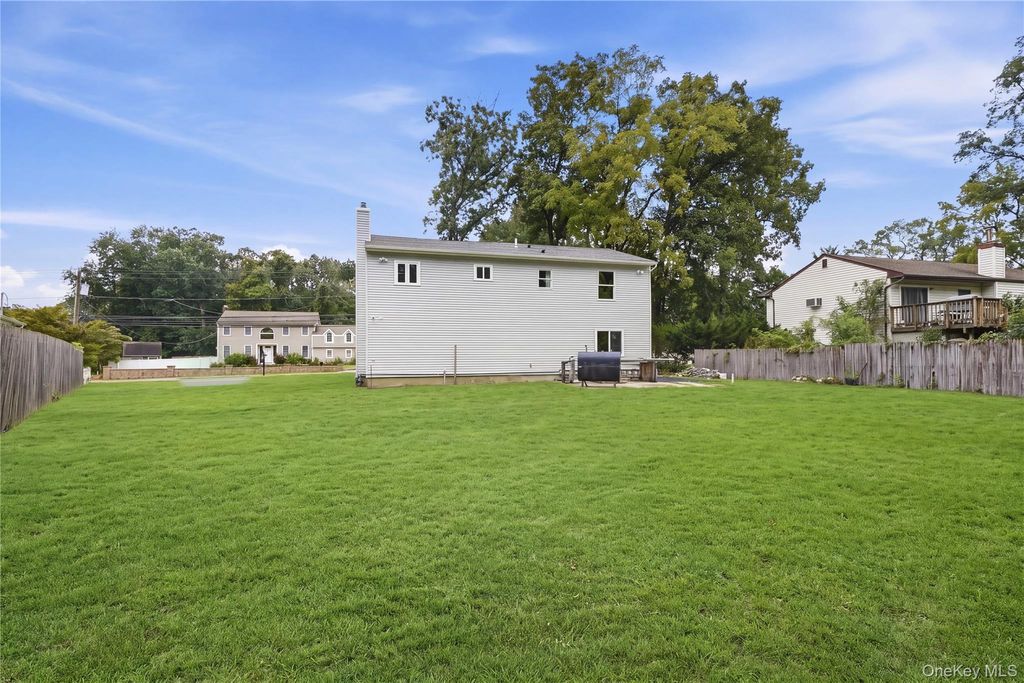 93 Mount Sinai Coram Road, Coram, NY 11727 — photo 3