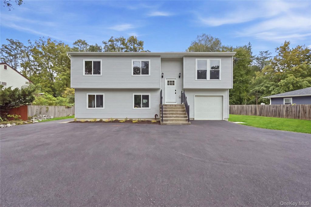 93 Mount Sinai Coram Road, Coram, NY 11727 — photo 4