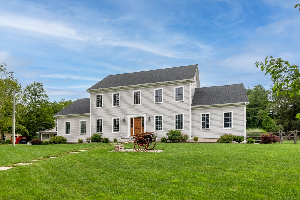 81 Chalybes Road West, Roxbury, CT 06783