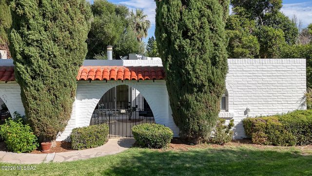 711 W Las Lomitas Road, Tucson, AZ 85704