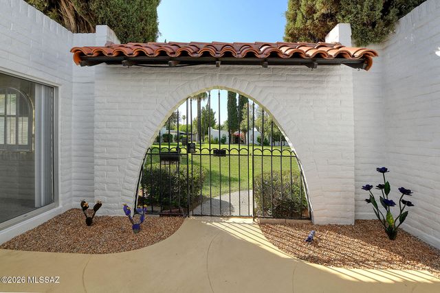 711 W Las Lomitas Road, Tucson, AZ 85704