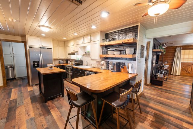 3551 NW County Road 1018, Mount Vernon, TX 75457