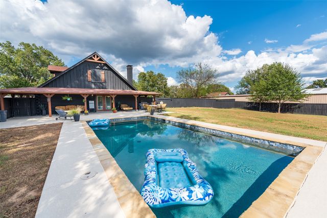 3551 NW County Road 1018, Mount Vernon, TX 75457