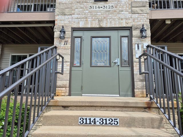 3120 Holiday Court 7, Bettendorf, IA 52722