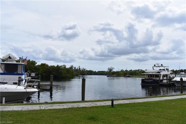 3462 Hancock Bridge PKWY 242, North Fort Myers, FL 33903