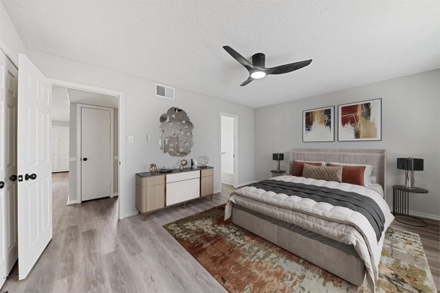 2689 Gessner Road 802, Houston, TX 77080