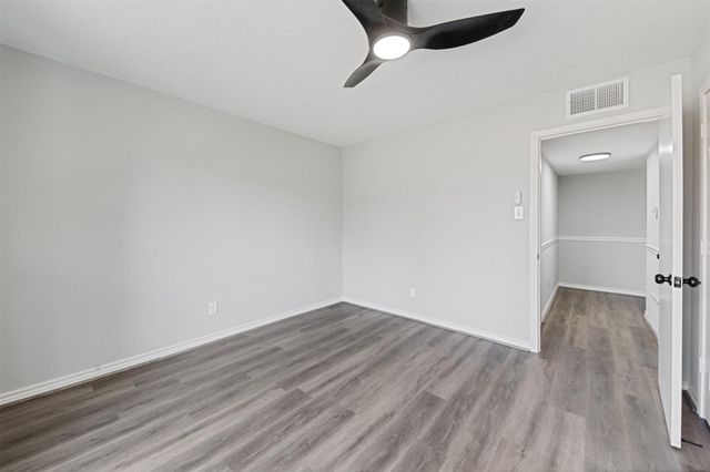 2689 Gessner Road 802, Houston, TX 77080