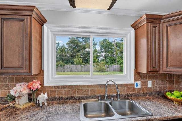 6327 Sand Beach Boulevard, Shreveport, LA 71105