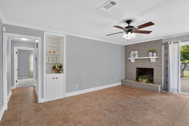 6327 Sand Beach Boulevard, Shreveport, LA 71105