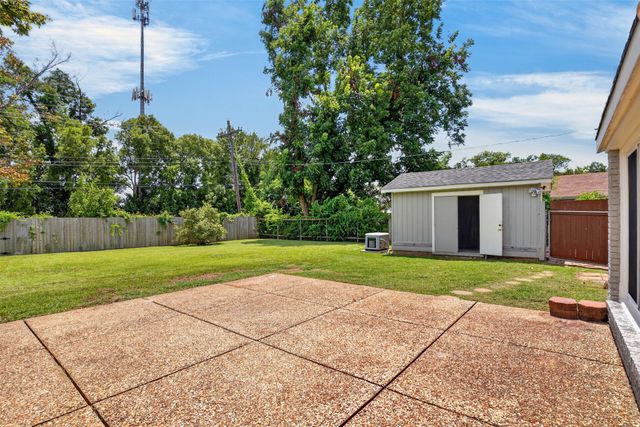 6327 Sand Beach Boulevard, Shreveport, LA 71105