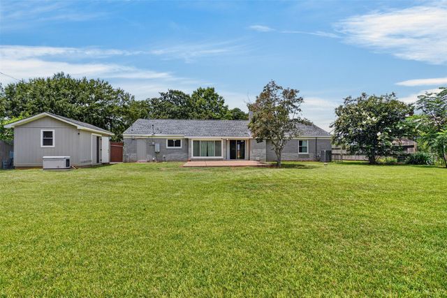 6327 Sand Beach Boulevard, Shreveport, LA 71105