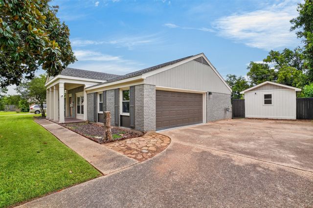 6327 Sand Beach Boulevard, Shreveport, LA 71105