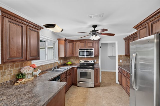 6327 Sand Beach Boulevard, Shreveport, LA 71105