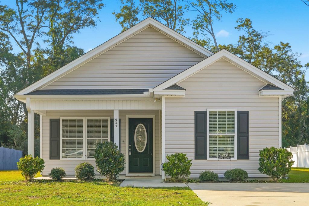 945 9th Ave., Galivants Ferry, SC 29544 — exterior