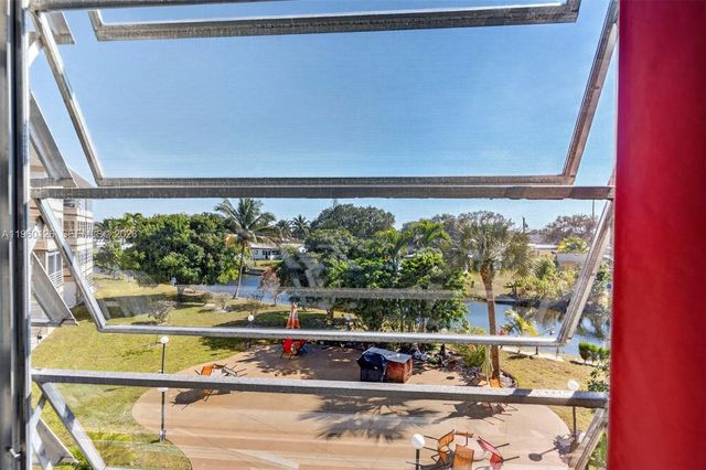 2901 NW 46th Avenue 306, Lauderdale Lakes, FL 33313