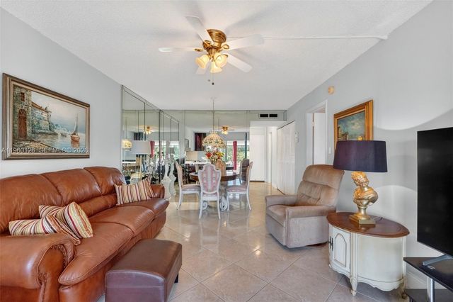 2901 NW 46th Avenue 306, Lauderdale Lakes, FL 33313