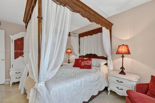 2901 NW 46th Avenue 306, Lauderdale Lakes, FL 33313