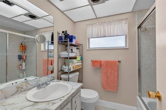 2901 NW 46th Avenue 306, Lauderdale Lakes, FL 33313