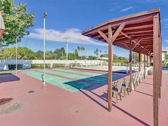 2901 NW 46th Avenue 306, Lauderdale Lakes, FL 33313