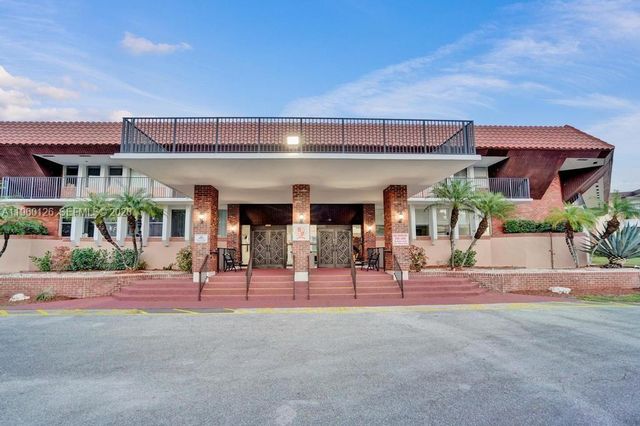 2901 NW 46th Avenue 306, Lauderdale Lakes, FL 33313