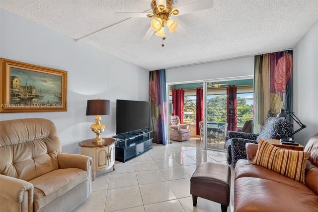 2901 NW 46th Avenue 306, Lauderdale Lakes, FL 33313