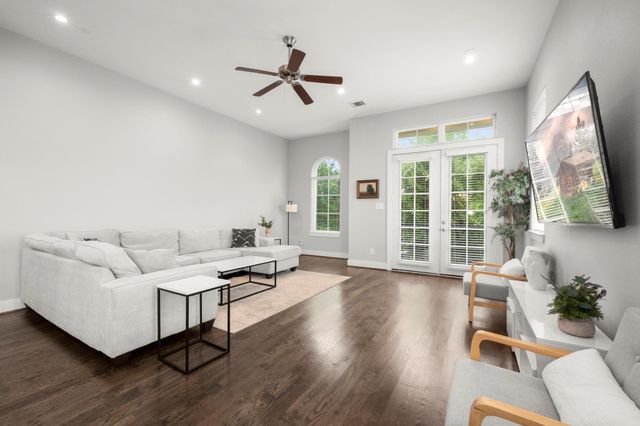 1041 W 17th Street, Houston, TX 77008