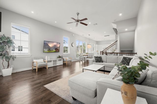 1041 W 17th Street, Houston, TX 77008