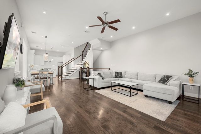 1041 W 17th Street, Houston, TX 77008