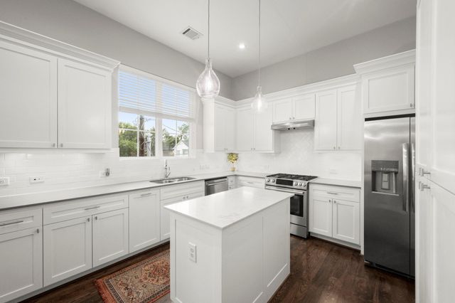 1041 W 17th Street, Houston, TX 77008