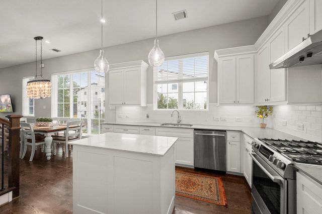 1041 W 17th Street, Houston, TX 77008