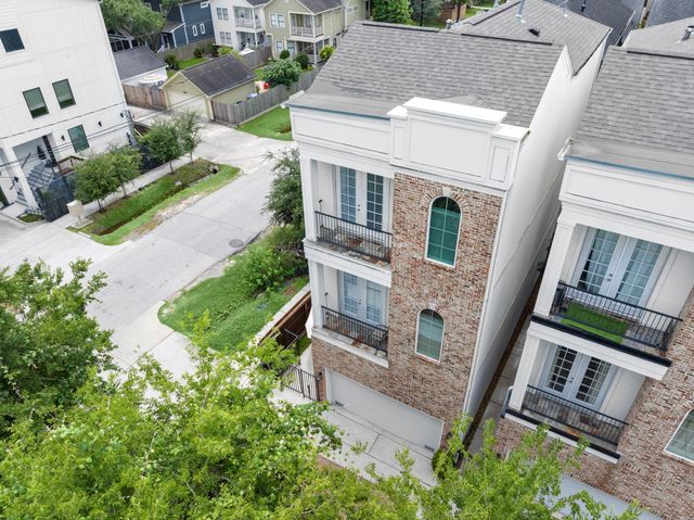 1041 W 17th Street, Houston, TX 77008