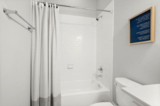 1041 W 17th Street, Houston, TX 77008