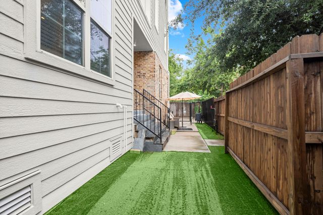 1041 W 17th Street, Houston, TX 77008