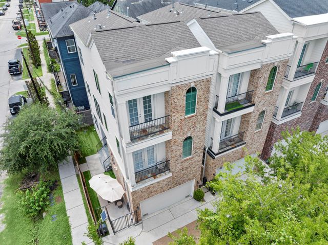 1041 W 17th Street, Houston, TX 77008