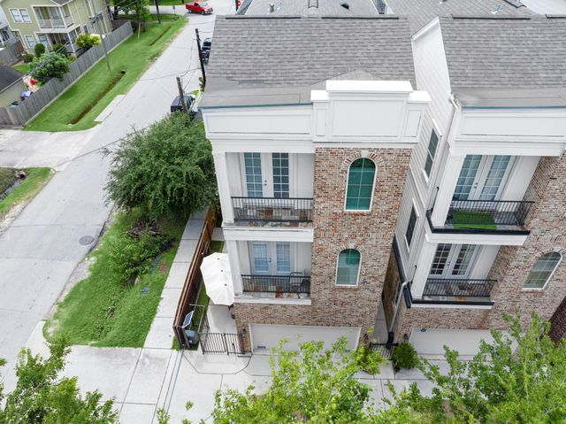 1041 W 17th Street, Houston, TX 77008