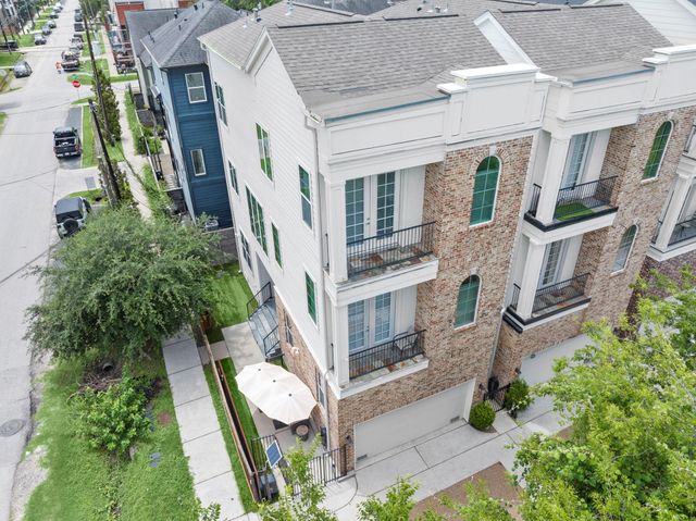 1041 W 17th Street, Houston, TX 77008