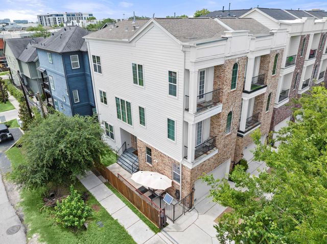 1041 W 17th Street, Houston, TX 77008