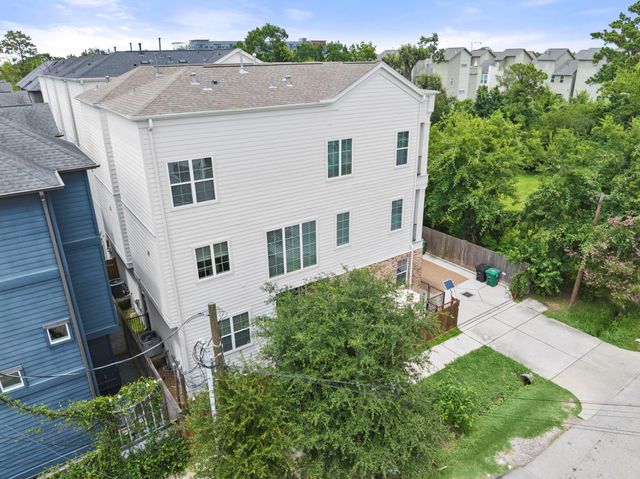 1041 W 17th Street, Houston, TX 77008