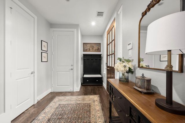 1041 W 17th Street, Houston, TX 77008