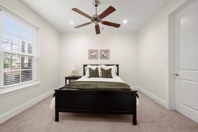 1041 W 17th Street, Houston, TX 77008