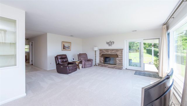 21 Overlook Drive, Pawling, NY 12564