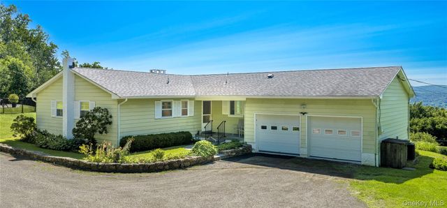 21 Overlook Drive, Pawling, NY 12564