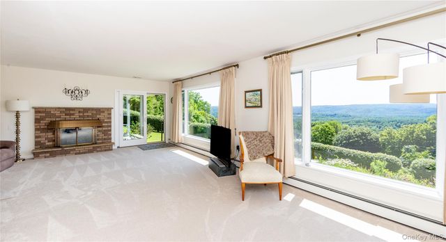 21 Overlook Drive, Pawling, NY 12564
